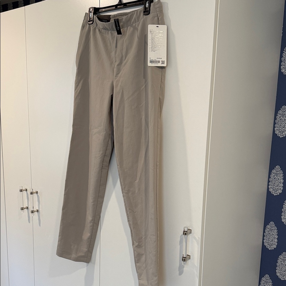 lululemon Men’s New Venture Trouser, NWT, Small